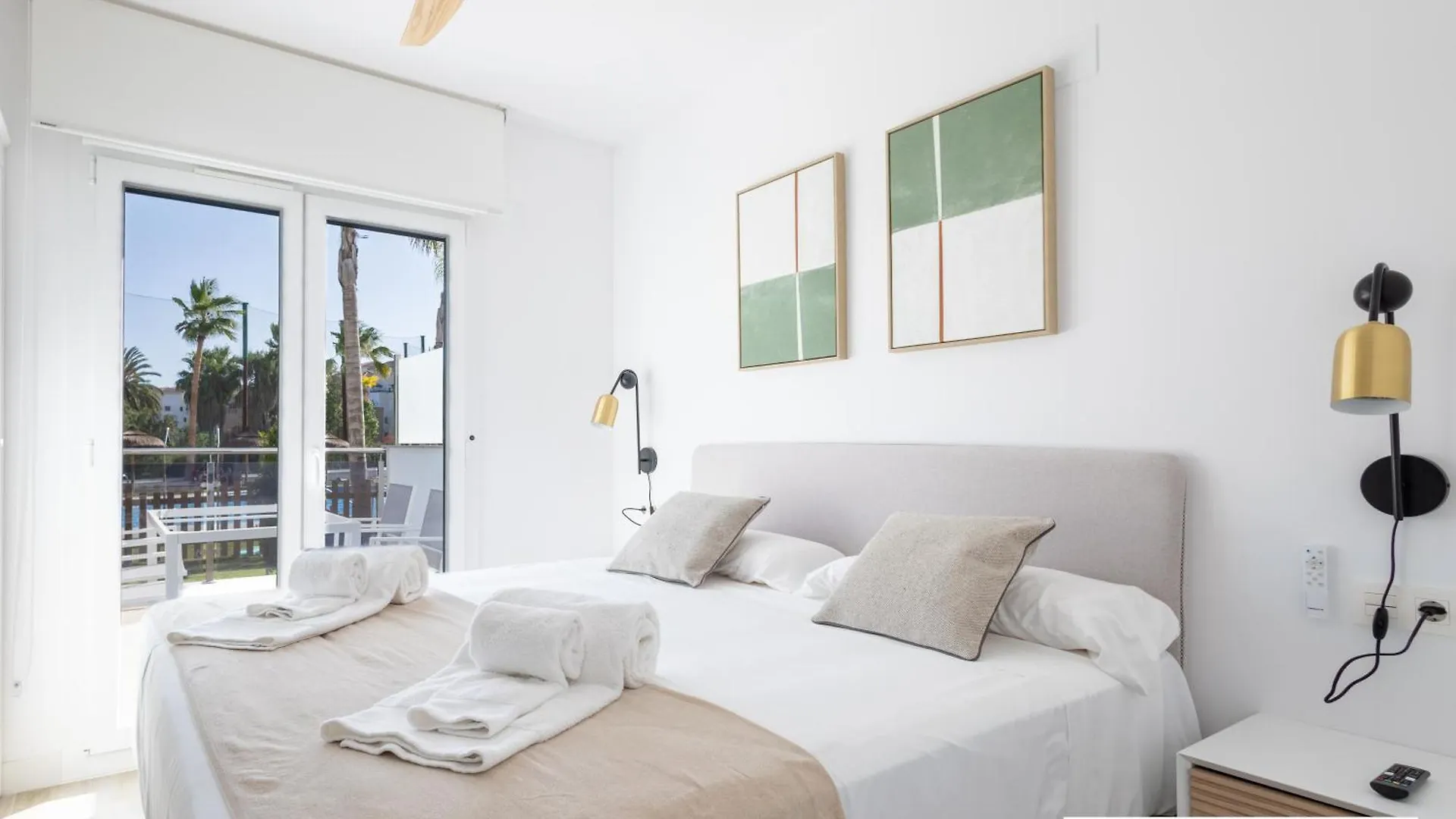 Homity Holidays - Playa Granada - Aguacate Beach Motril