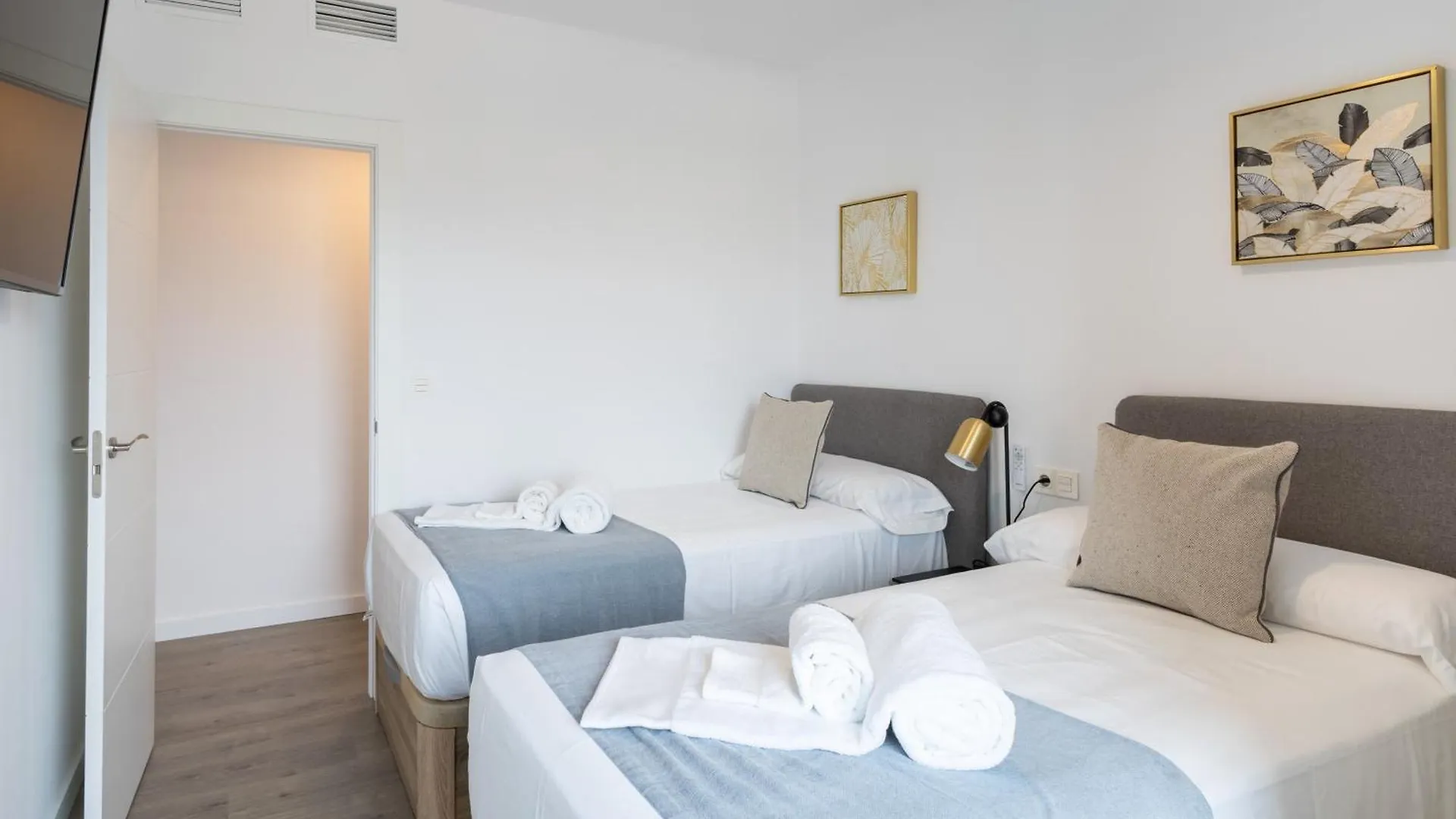Homity Holidays - Playa Granada - Aguacate Beach Motril 0*,  Espanha