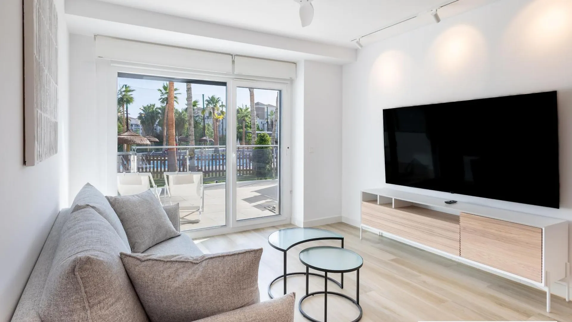 Homity Holidays - Playa Granada - Aguacate Beach Motril